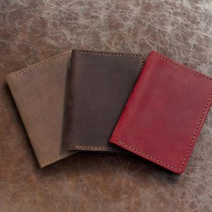 Funda de pasaporte personalizada de cuero genuino para hombre y mujer, billetera de viaje de cuero genuino con porta pasaporte, hecha en EE. UU.