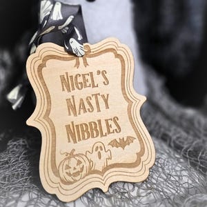 Halloween Gothic / coquette style personalised large Boo Basket Tag / sign, Wooden engraved name tag decoration / gift, Trick or Treat