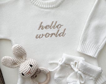 Mameluco de punto bordado "Hola Mundo" – Conjunto para recién nacido