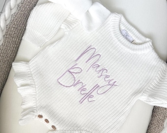Tutina da neonato ricamata con volant: completo personalizzato in cotone lavorato a maglia
