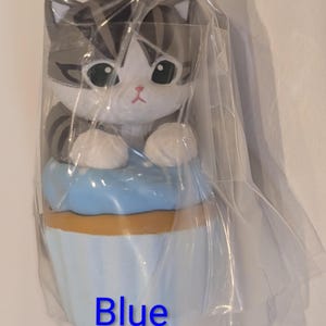 Mofusand Gashapon Figurines | Cupcake Cat Keychain | Gacha Toy Blue