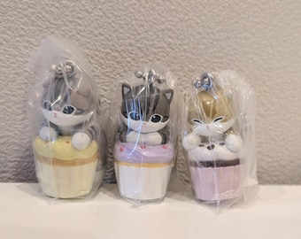 Mofusand Gashapon Figurines | Cupcake Cat Keychain | Gacha Toy