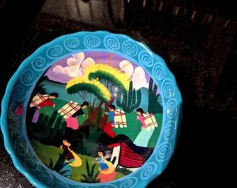 Vintage handgeschilderde kom met Mexicaanse volkskunstverhalen