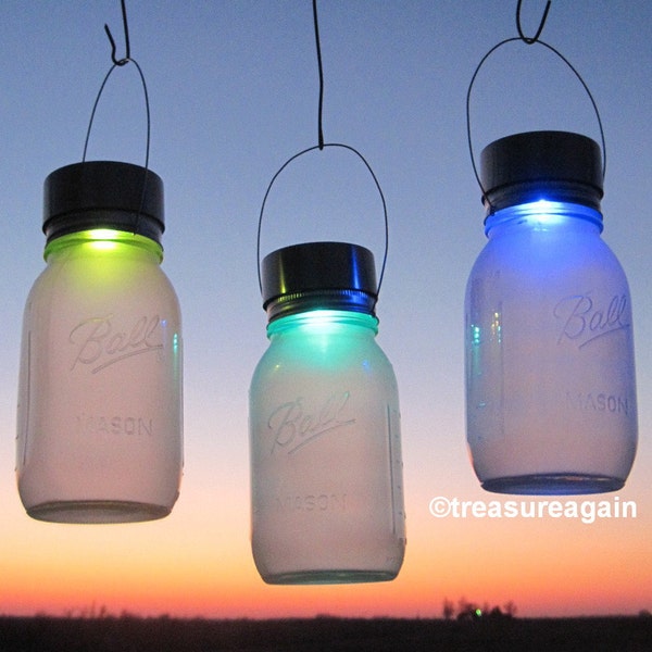 1 Rotating Color Solar Jar Lantern Mason Jar with Hanging Color Changing Solar Light, Rainbow Garden Outdoor Lights