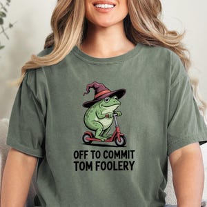 Tom Foolery Frog Comfort Colors Tee: Funny Weirdcore Graphic T-Shirt