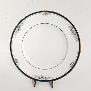 Vintage 1970&#39;s - 80&#39;s Noritake Landon #4111 - 8 1/4 Inch Dessert Plates - Set of 5