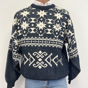 Vintage 1970's Fred Perry Navy Blue and White Snowflake Crewneck Ski Sweater