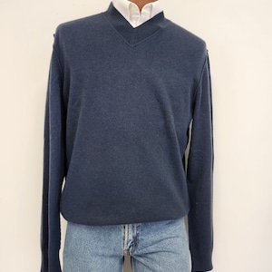 Vintage jaren 1990 medium of large slimfit herentrui 100% kasjmier denimblauwe v-hals