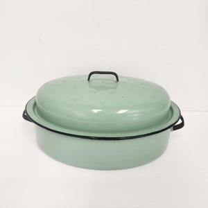 Vintage 1940&#39;s Green and Black Enamel Roaster - Baking Pan