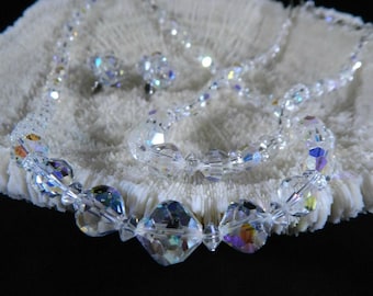 Vintage Aurora Borealis kristallpärlsmyckeset...två halsband och ett par örhängen