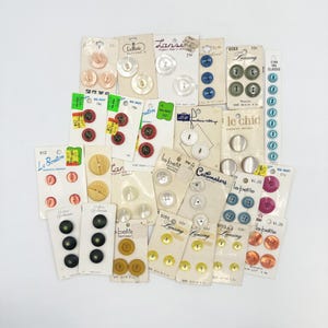 Vintage lot of carded buttons | sets of buttons | mid century sewing notions | 25 cards