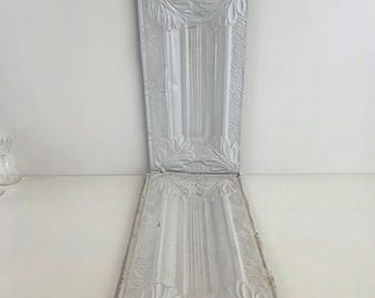 Zestaw 7 prostokątnych płyt sufitowych z blachy w stylu vintage z przełomu wieków – panele