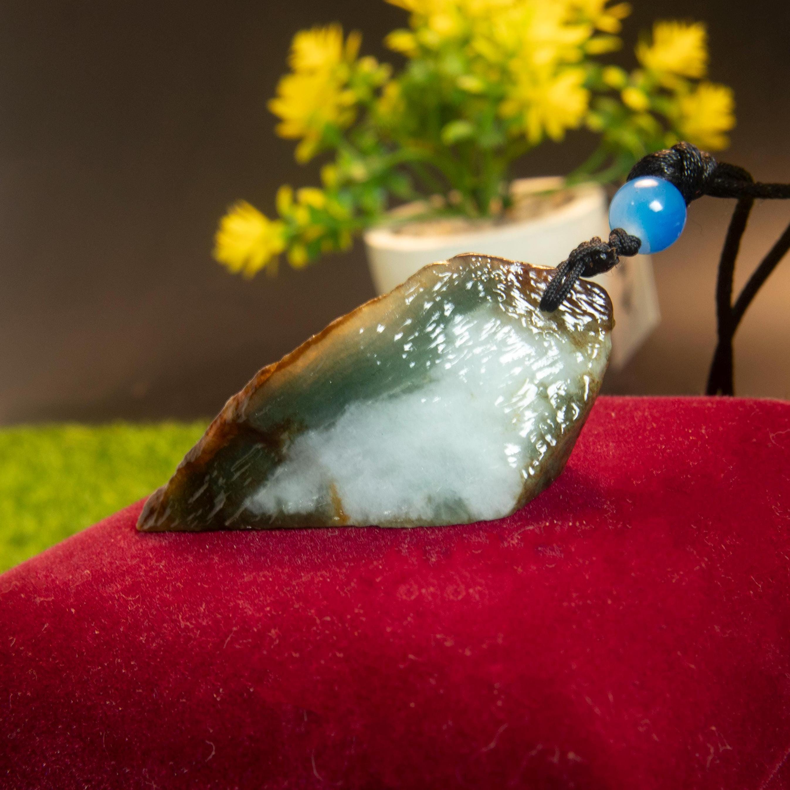 58.68 グラムの本物の赤翡翠ペンダント、天然のグリーン コア - ビルマ