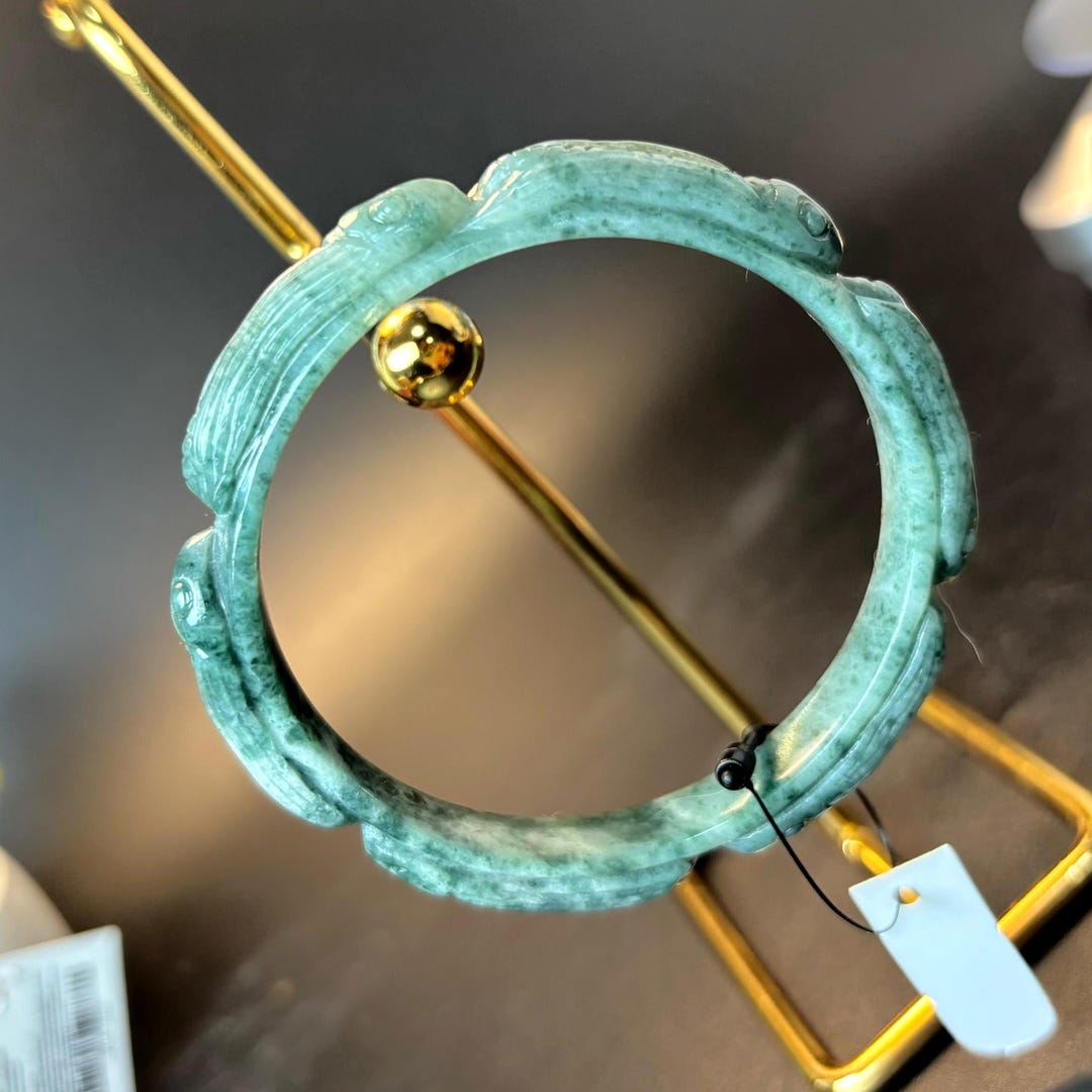 58mm ビルマ産 A型翡翠ブレスレットバングル - 精巧なカブトムシと