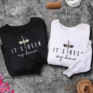 Fourth Wing Embroidered Sweatshirt, It&#39;s been my honor Shirt Custom Basgiath War College, Dragon Rider, Fantasy Reader, Bookish Shirt