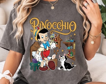 Klassieke houten pop PNG, vintage cartoonpop PNG, retro geanimeerd personage sublimatieontwerp, klassiek sprookjesachtig shirtbestand