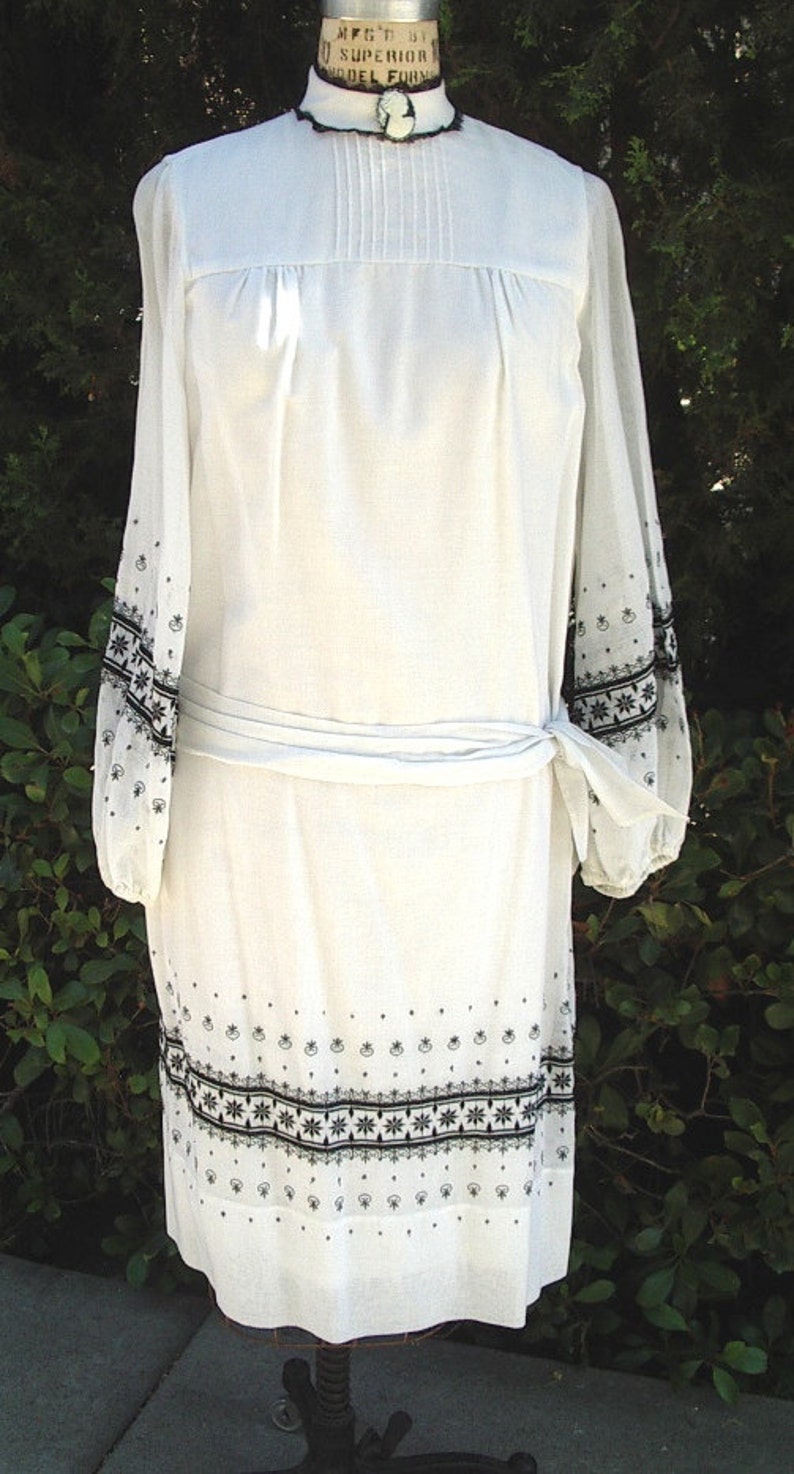Reduced Vintage Inspired Summer Dress Embroidered Batiste Size:10 Item # 622 Summer Dresses