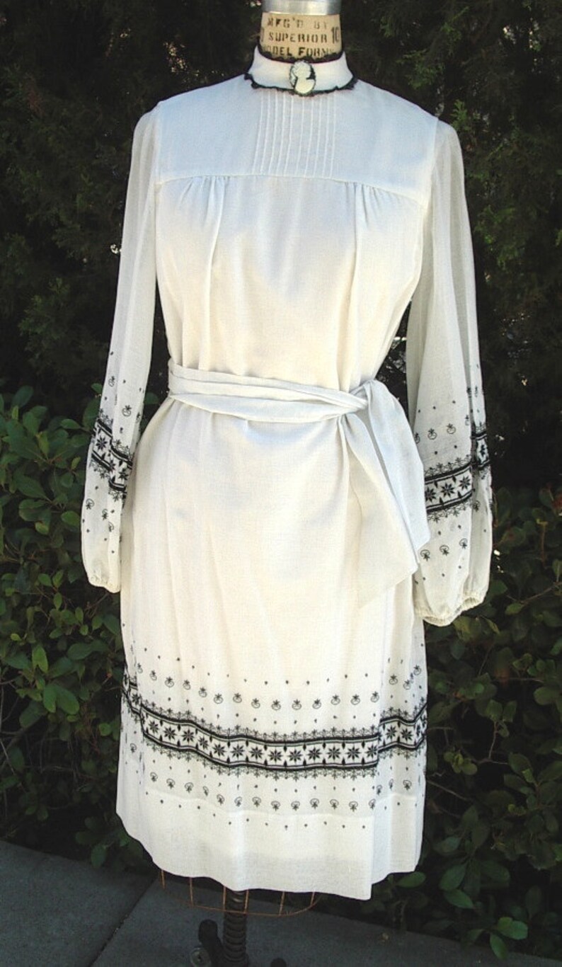 Reduced Vintage Inspired Summer Dress Embroidered Batiste Size:10 Item # 622 Summer Dresses