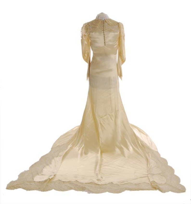 Original 1940s Wedding Gown Cream Silk Satin Gown, Lace Yoke and Collar Size 4 Item 420 Wedding Apparel image 3