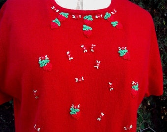 Cashmere Strawberry Hand Decorated Spring Short-Sleeved Sweater NEW Never worn   Size: M Item #2222 Sweaters