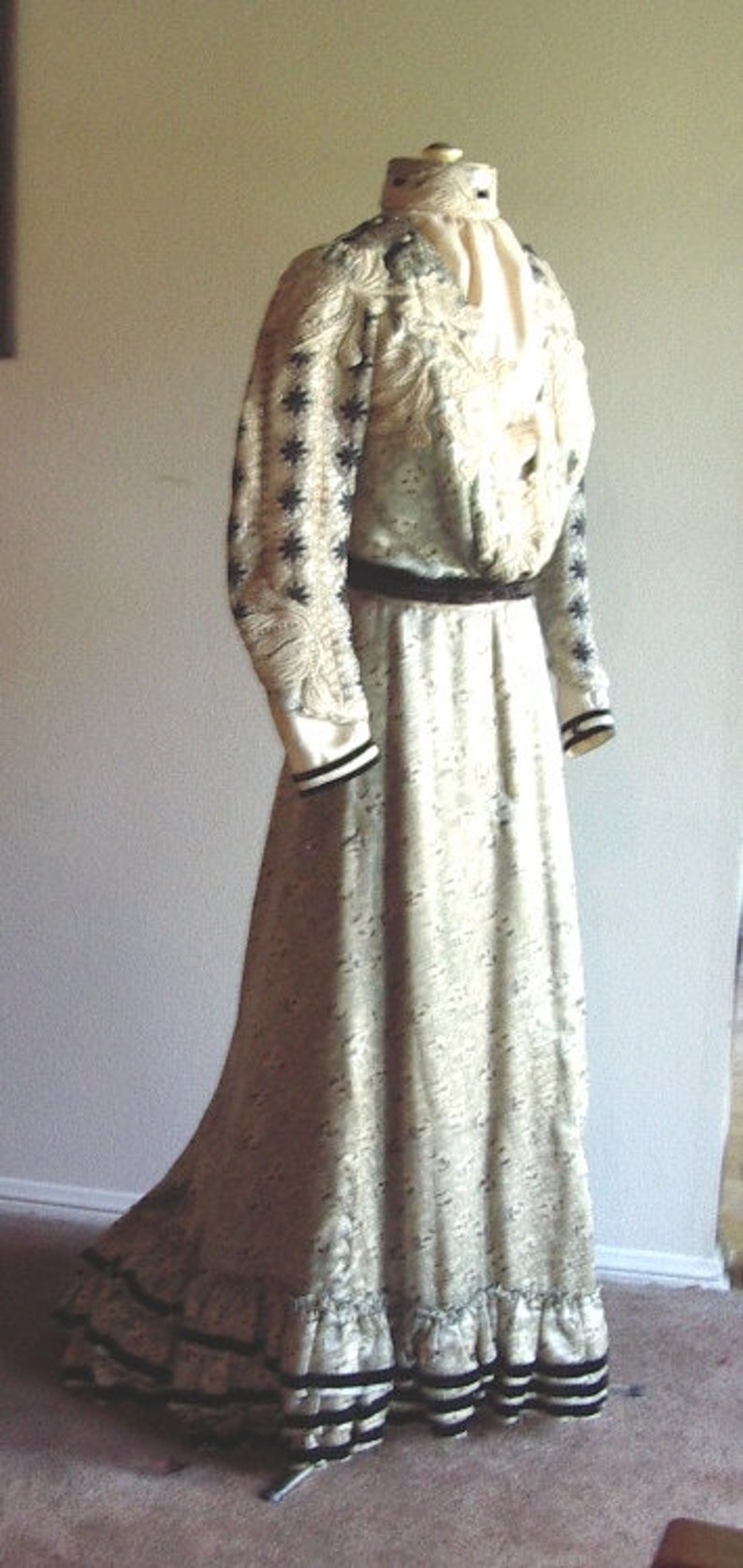 Original Victorian.Sage Color Silk Satin with Polka Dot Print 2Pc. Dress/Gown size 8 item 106, Victorians image 3