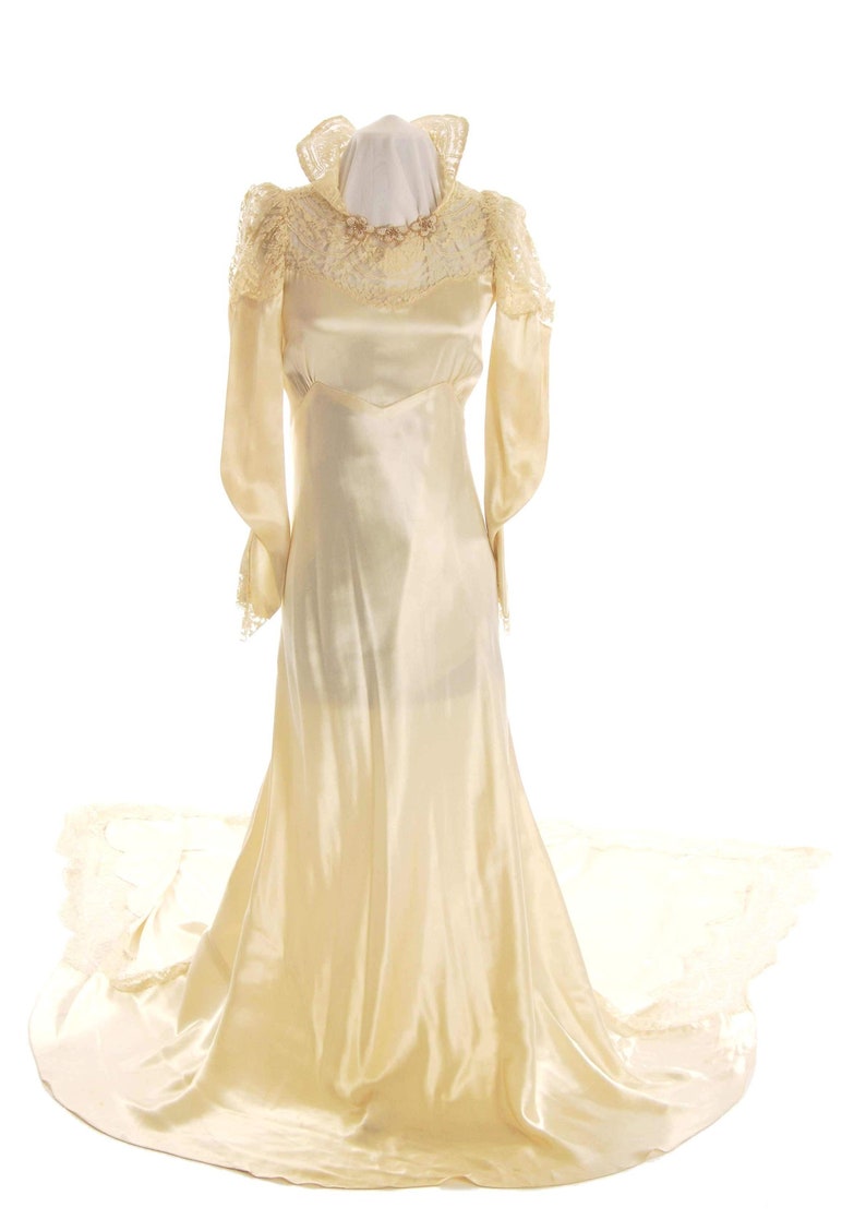 Original 1940s Wedding Gown Cream Silk Satin Gown, Lace Yoke and Collar Size 4 Item 420 Wedding Apparel image 2