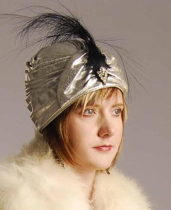 Poiret 1920s Style Silver Lame display picture 1