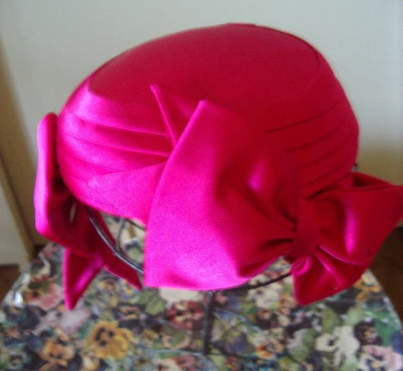 Glamorous 1950s Fuchsia Satin Bow Trimmed Cocktai… - image 3