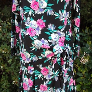 Wedding Guest Side Draped Carnation Print 2Pc. Dress Designer Sample Size 10 Item 835 Daytime Dresses image 1