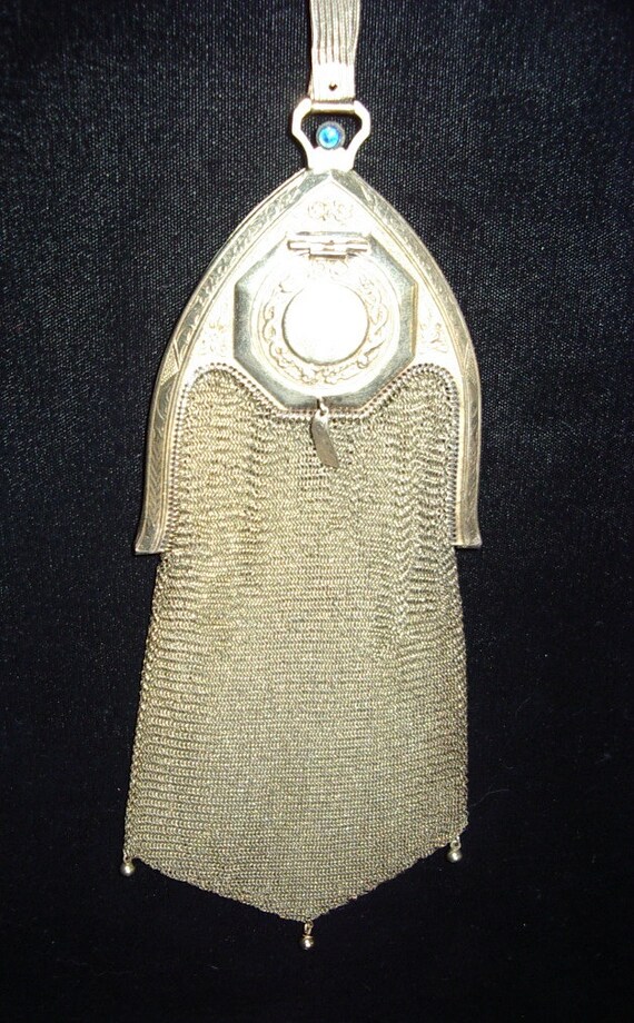 Original 1920s Flapper Era Compact Top Gold Metal