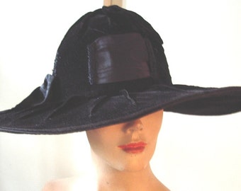 Original Edwardian Era Dramatic Large Brim Glamorous Black Velvet Hat Perfect Condition  Item # 818  Hats