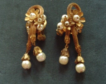 Vintage "De Mario" Antique Gold /Pearl Drop Earrings ,Clip Back  Item#758  Jewelry