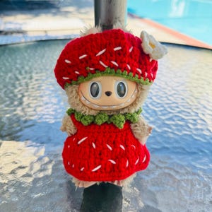 Handgemaakte Labubu Strawberry-gehaakte kleding, schattige aardbei-outfit voor staand en zitten Labubu, unieke Labubu-accessoires