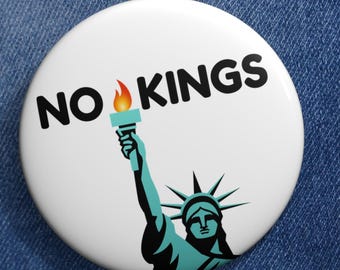No Kings-knop: pin standbeeld van vrijheidsactivist