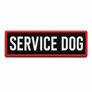 Puede incluir: Un parche rectangular bordado con fondo negro y texto blanco que dice SERVICE DOG. El parche presenta un borde rojo llamativo que enmarca el centro negro, creando un diseño de alto contraste con bordes cosidos limpios en todo el contorno.