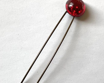 barrette , red glass cabochon, hand made in Paris by Bijoux Blues