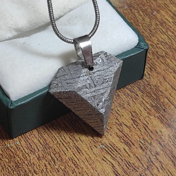 Muonionalusta Iron Meteorite Pendant: Deep Weiss Pattern Jewelry