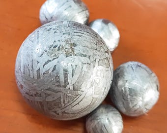 Muonionalusta Meteorite Ball: 6-25mm Iron Meteorite Carving