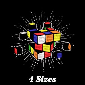 Puede incluir: Gráfico negro con un diseño de Cubo de Rubik colorido, rodeado de líneas blancas que irradian hacia afuera. El texto "4 Sizes" se muestra en blanco en la parte inferior de la imagen. El cubo presenta cuadrados rojos, azules, naranjas, amarillos, verdes y blancos.