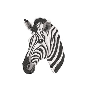 Op de afbeelding: Geborduurde zebrahoofd met zwart-witte strepen. Het hoofd van de zebra is iets opzij gedraaid en toont zijn oog, oor en snuit. De borduursels tonen de textuur van de vacht.