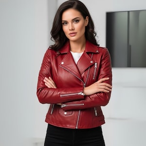 Blouson en cuir rouge pour femme fabriqué à la main - Design moto d'inspiration vintage, cuir véritable souple, look motard élégant, haut en cuir pour femme