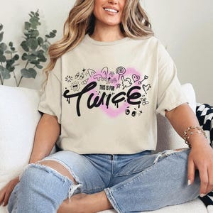 TWICE 5TH WORLD TOUR オンラインくじ　サイン入りTシャツ s-l400.jpg