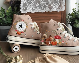 Eichhörnchen Sneakers, Kürbis-Eichhörnchen Sneakers, gestickte Tiere, gestickte Pilzschuhe, Herbstwaldpilz