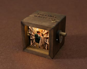 Personalized Photo Flipbook Animation Box,Custom wooden Photo Book with Light,Custom Crank Photobox Picture Box ,Creative Anniversary gifts.