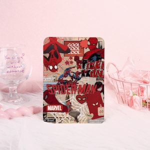 Spider-Man: Web of Cool New Case | Kindle-fodral med handrem för Kindle 12/11/10/8, Paperwhite 12/11/10:e, Kindle Colorsoft, Present till henne