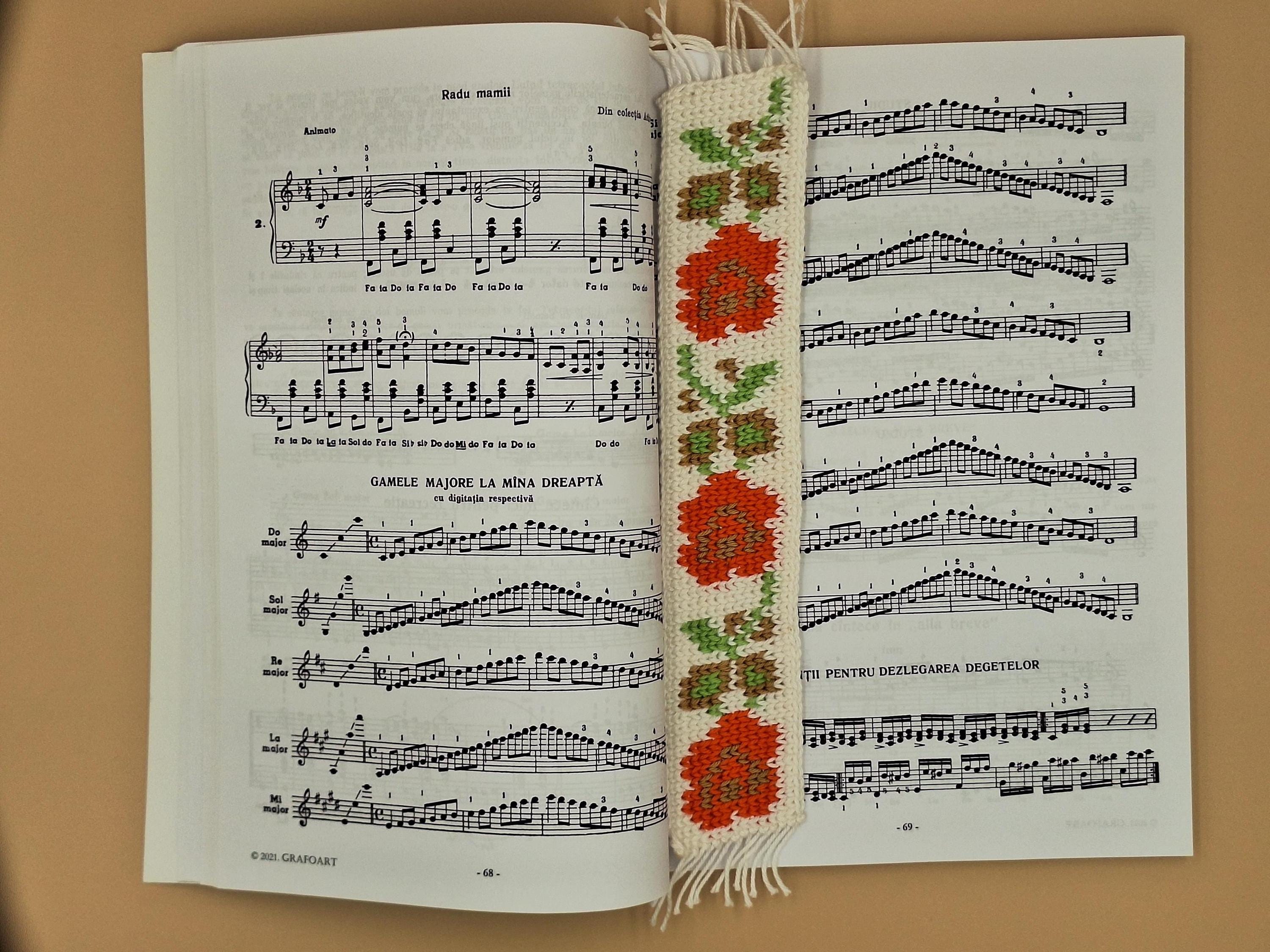 30 Flower Bookmark Crochet Patterns to Add a Handmade Touch to Reading Time 21 Traditional Romanian Flower Bookmark Pattern