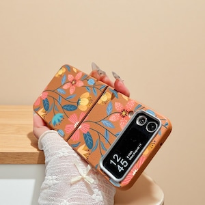 Romantische Blumen Hülle für Samsung Galaxy Z Flip 5 4 3 6 und 5G – Leder Textur Weiche TPU Schutzhülle für Z Flip 4
