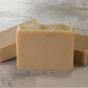 Kundenseife, Ziegen- / Schafs- / Kamelmilch, nicht parfümiert, kalt verarbeitet, extra feuchtigkeitsspendend, 1 Bar