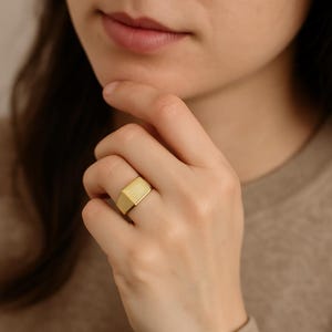 Minimalist Signet Ring, Brass Signet Ring, Square Signet Ring, Unisex Ring, Handmade Jewelry, Vintage Style Ring, Classic Statement Ring
