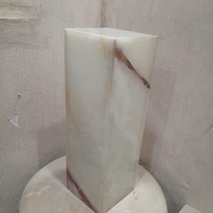Lámpara de mesa cúbica de mármol ónix / Lámpara de mesa de piedra hecha a mano imagen 12
